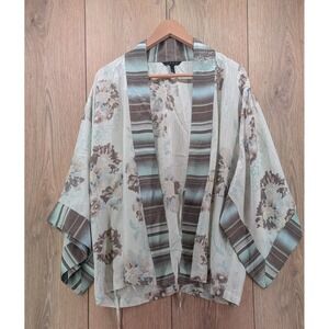 Soma Floral Kimono Robe Lightweight Satin Feel‎ Size 2 (Plus)